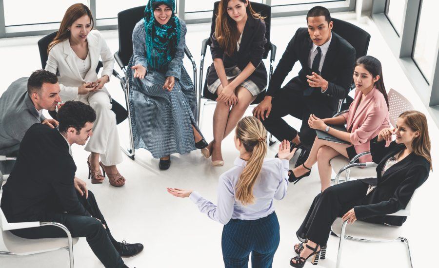 team-training-executive-training-vs-leadership-coaching-feature-image